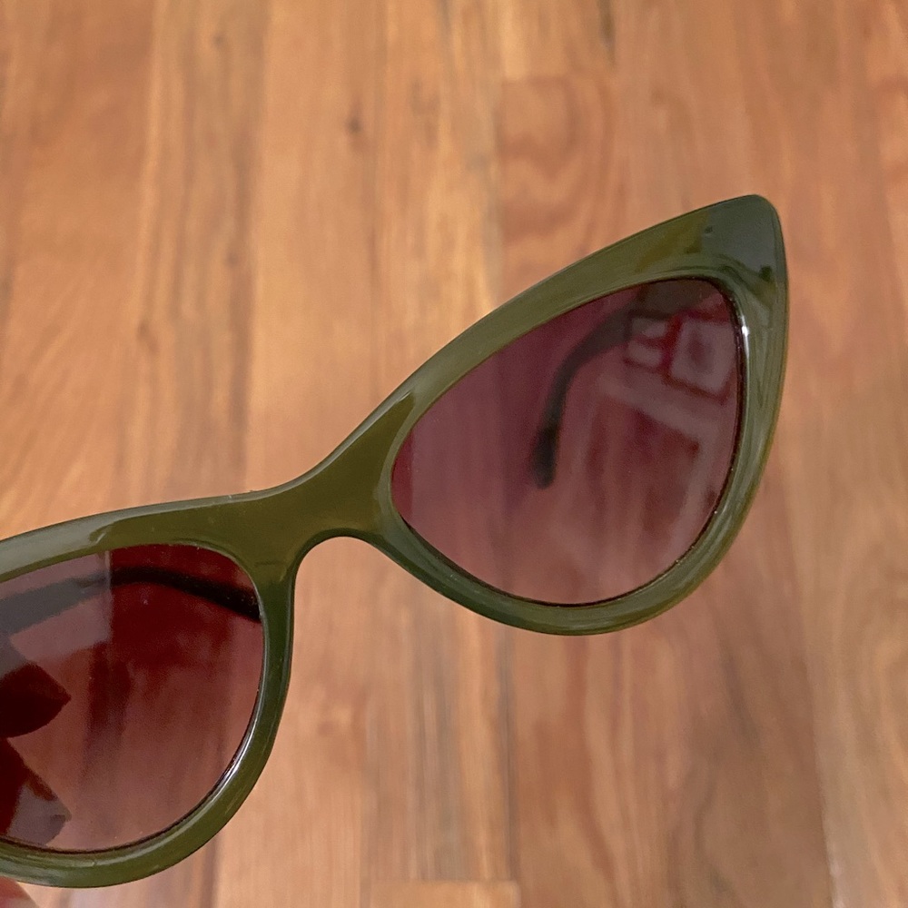 Cat eye sunglasses